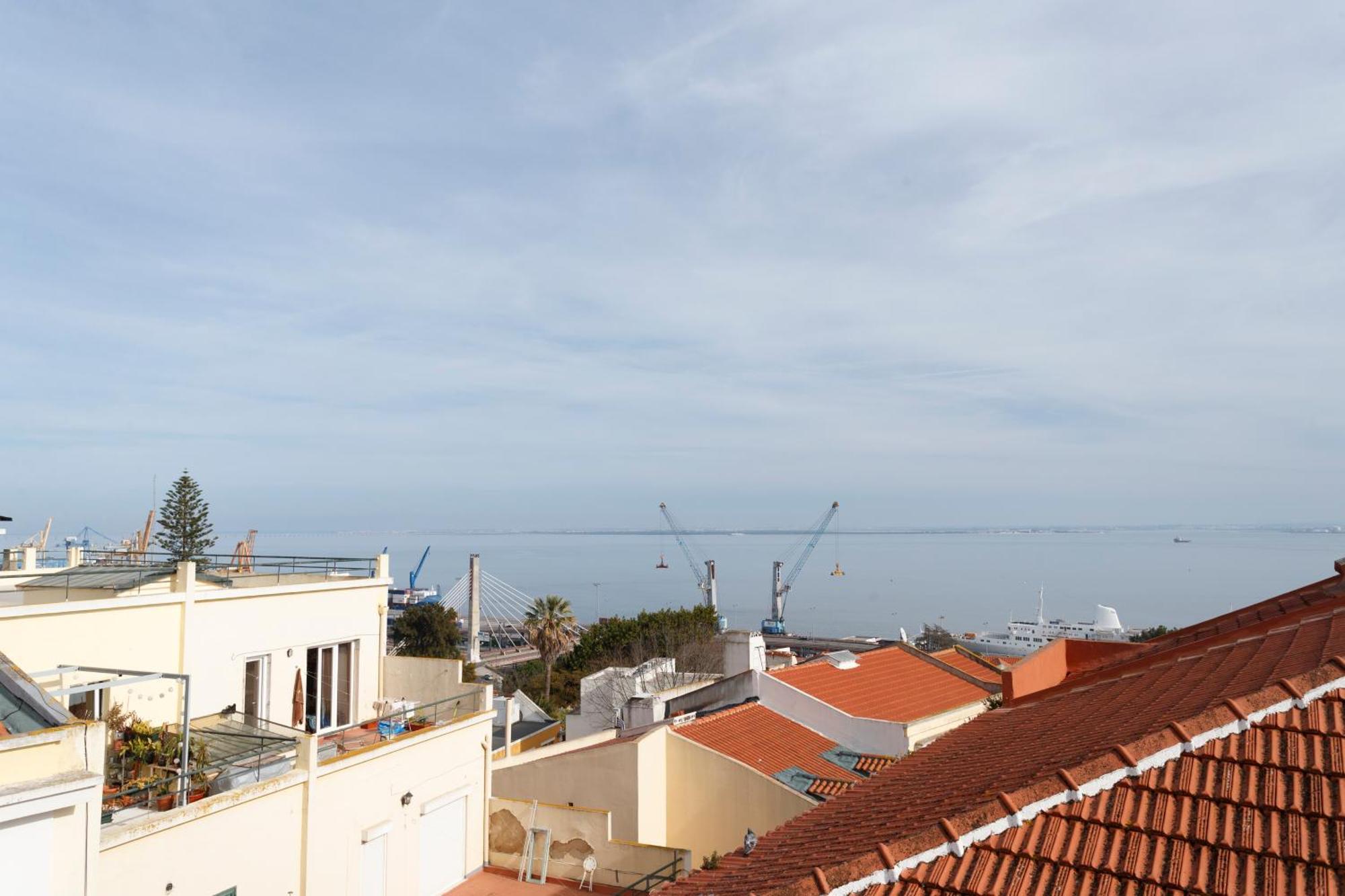 Barbadinhos Apartments In Lisbon Historic Neighborhood Екстер'єр фото